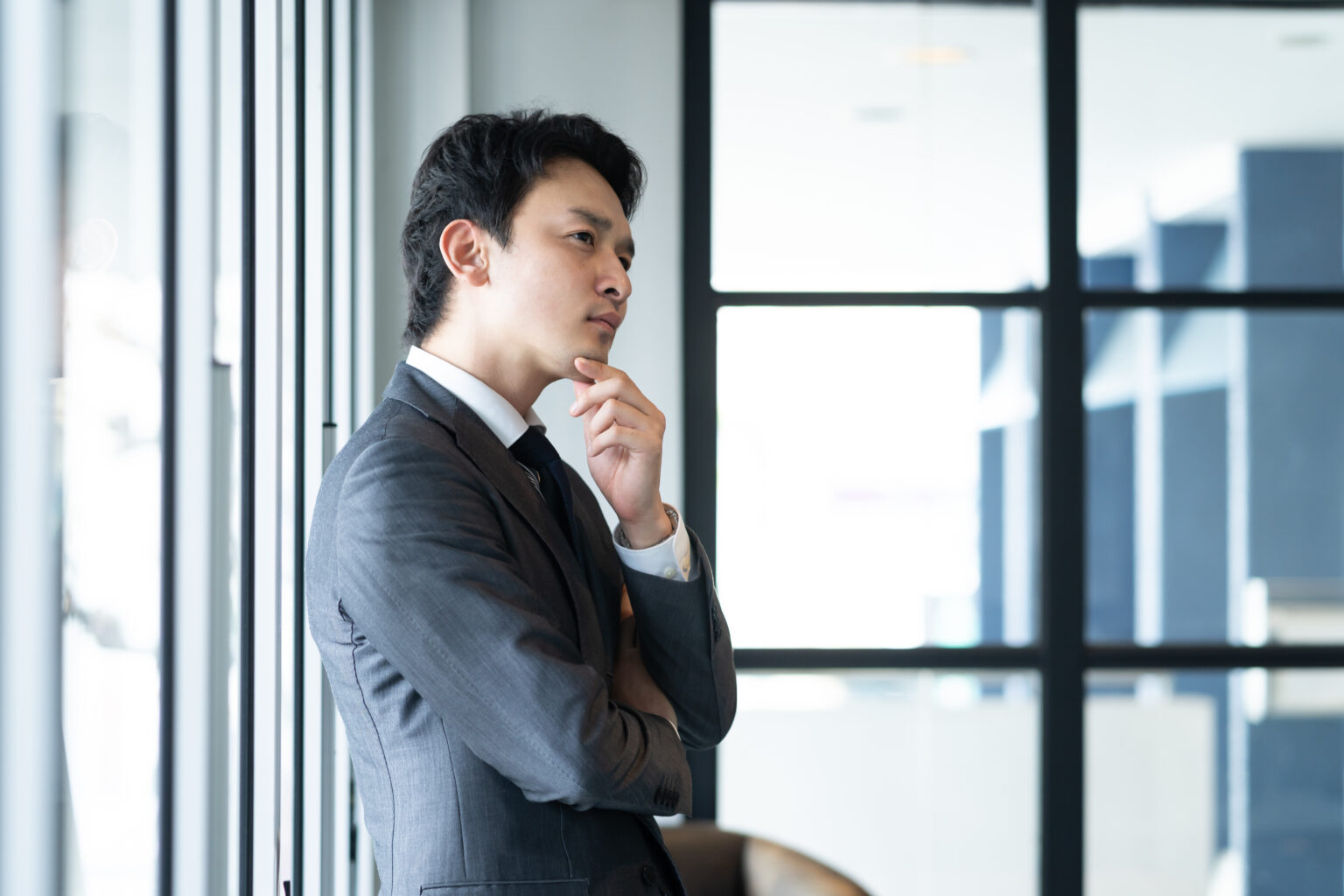 横柄な人の末路は3つ!原因と改善策を詳しく解説 - ぬいぐるみ心理学公式サイト